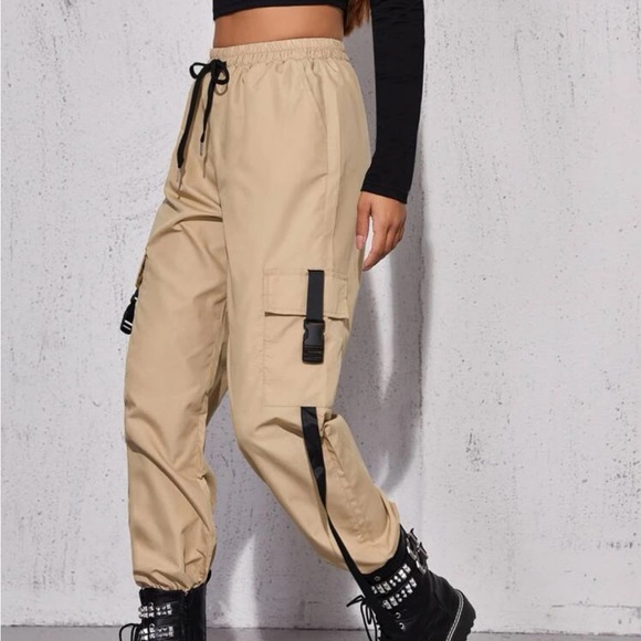 Beige drawstring waist cargo pants - Picture 2 of 3